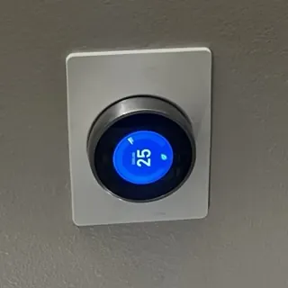 Link preview for a shared Facilist list, showing its first item's photo